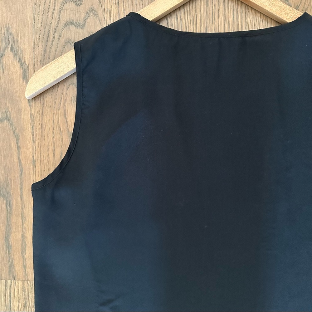 Vintage Jaeger 100% Silk Round Neck Sleeveless Shell Top in Black Size Small - Picture 5 of 8